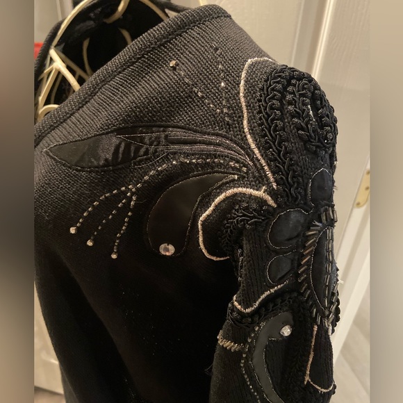 NWT Vintage Embroidered Sweater - Picture 3 of 3